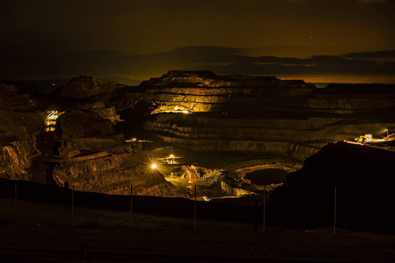 mines, mining, night-6597329.jpg